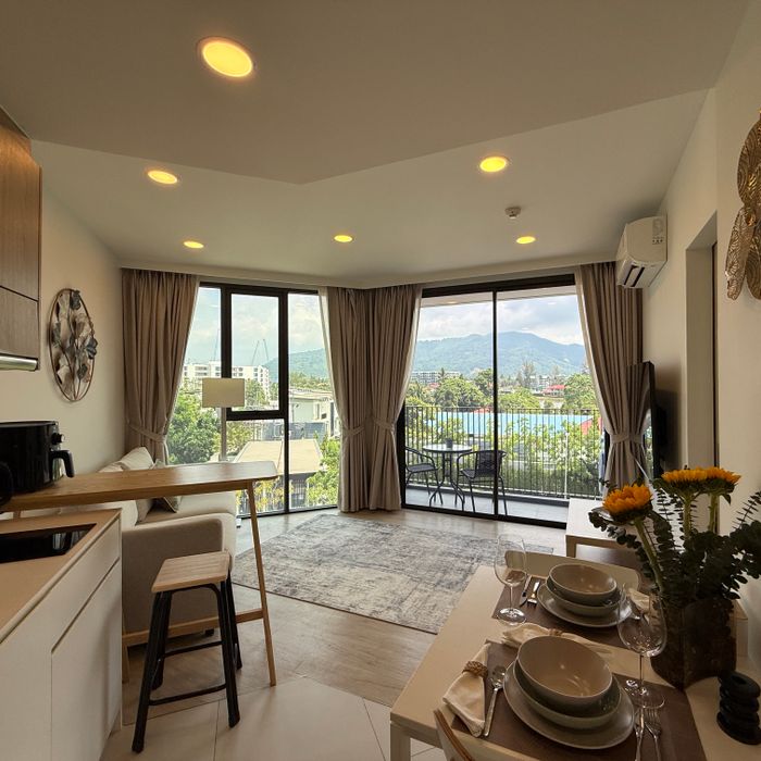 Apartment with mountain and lake views